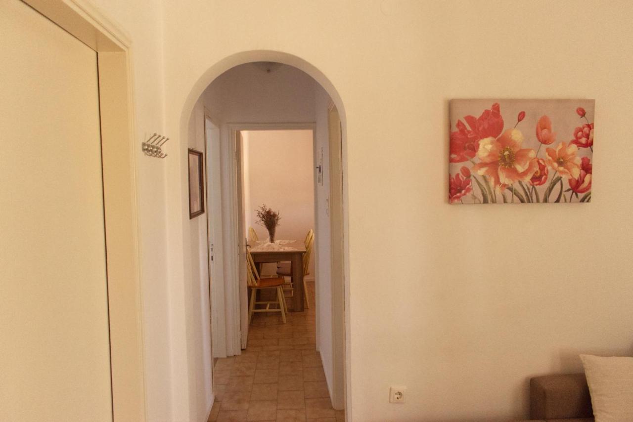Margaret House Villa Isterni  Buitenkant foto